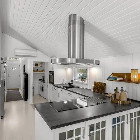 Stasia - 1-5km From The Sea By Interhome
